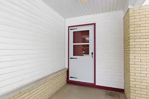 943 Oxford St, Downers Grove, IL 60516 - Photo 2