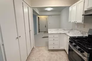 [Address not provided], Hoffman Estates, IL 60169 - Photo 8