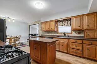 502 W 7th St, Lockport, IL 60441 - Photo 8