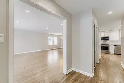 303 S Fernandez Avenue, Arlington Heights, IL 60005 - Photo 4