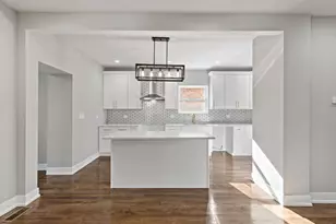 9233 S Essex Ave, Chicago, IL 60617 - Photo 8