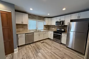 15036 W Russell Rd, Zion, IL 60099 - Photo 4