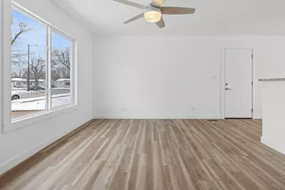 525 Everette Avenue, Romeoville, IL 60446 - Photo 2