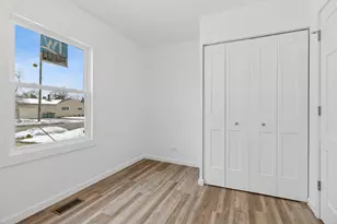 525 Everette Ave, Romeoville, IL 60446 - Photo 12