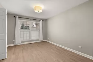 754 Rockhurst Rd, Bolingbrook, IL 60440 - Photo 4