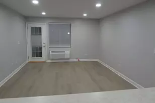 2013 Silverstone Dr, Carpentersville, IL 60110 - Photo 12