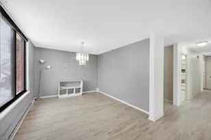 2000 St Regis Dr, Lombard, IL 60148 - Photo 6