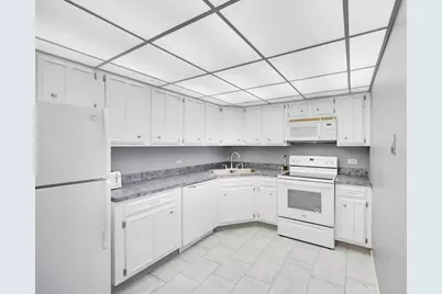 2000 Saint Regis Drive #4G, Lombard, IL 60148 - Photo 4