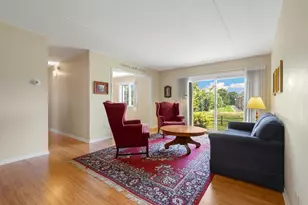 6223 Lake Park Ln, Willowbrook, IL 60527 - Photo 2