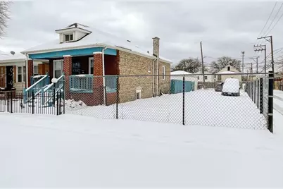9516 S Yale Avenue, Chicago, IL 60628 - Photo 30