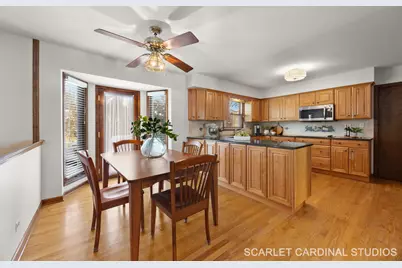 307 Leeds Court, Naperville, IL 60565 - Photo 2