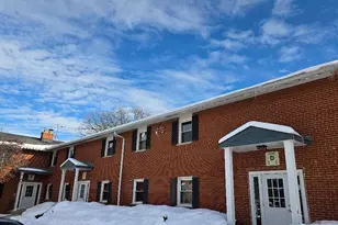 5 Arrowhead Dr, Algonquin, IL 60102 - Photo 1