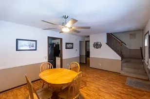 873 Shady Ln, Aurora, IL 60506 - Photo 2