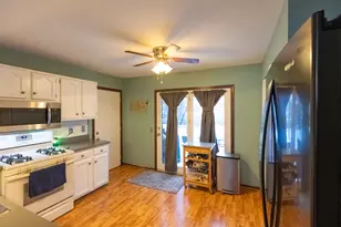 873 Shady Ln, Aurora, IL 60506 - Photo 4