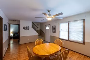 873 Shady Ln, Aurora, IL 60506 - Photo 2