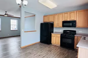 1851 Indian Hill Ln, Aurora, IL 60503 - Photo 2