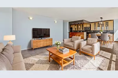 655 W Irving Park Road #4101, Chicago, IL 60613 - Photo 6