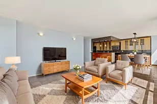 655 W Irving Park Rd, Chicago, IL 60613 - Photo 6