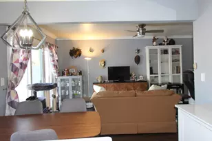 98 Wiltshire Ct, Schaumburg, IL 60193 - Photo 6