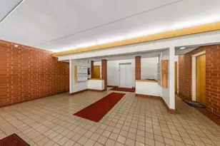 1041 Susan Collins Ln, Oak Park, IL 60302 - Photo 2