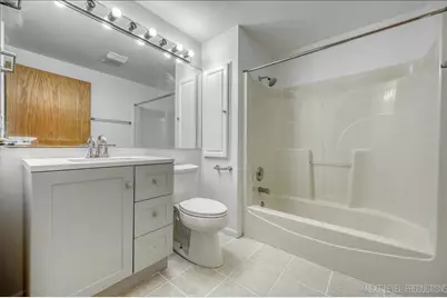 1041 Susan Collins Lane #102, Oak Park, IL 60302 - Photo 14