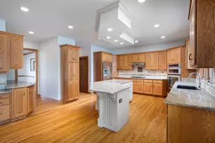 2652 Charlestowne Ln, Naperville, IL 60564 - Photo 22