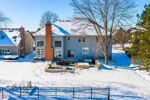 2652 Charlestowne Ln, Naperville, IL 60564 - Photo 2
