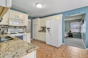 2010 Primrose Dr, Plainfield, IL 60586 - Photo 6