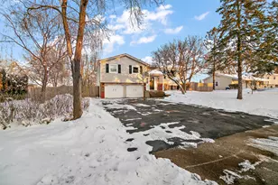 214 Somerset Ct, New Lenox, IL 60451 - Photo 2