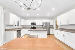 442 S Dollinger Dr, Romeoville, IL 60446 - Photo 18