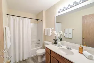 1431 Silverstone Dr, Carpentersville, IL 60110 - Photo 10