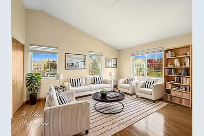 1431 Silverstone Drive #1431, Carpentersville, IL 60110 - Photo 2