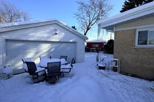 9013 Oriole Ave, Morton Grove, IL 60053 - Photo 16