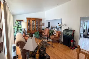 9013 Oriole Ave, Morton Grove, IL 60053 - Photo 4