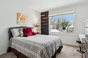 52 White Oak Cir, Saint Charles, IL 60174 - Photo 14