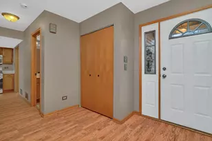 936 Treeline Ct, Lockport, IL 60441 - Photo 2