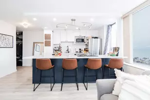 70 W Burton Pl, Chicago, IL 60610 - Photo 2