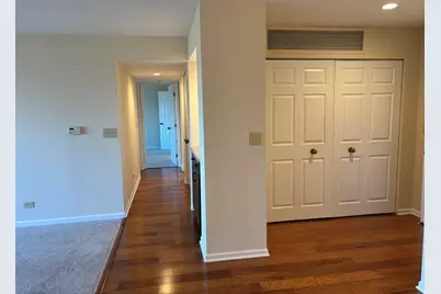 2000 Chestnut Avenue #407, Glenview, IL 60025 - Photo 8