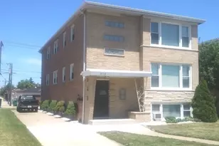 6134 W 79th St, Burbank, IL 60459 - Photo 2