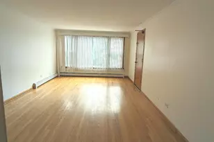 6134 W 79th St, Burbank, IL 60459 - Photo 2