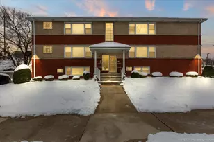 7121 W 110th St, Worth, IL 60482 - Photo 2