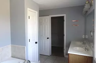 901 Brighton St, Mackinaw, IL 61755 - Photo 18