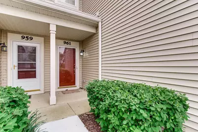 961 Genesee Court #961, Naperville, IL 60563 - Photo 2