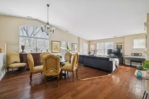 2750 Langley Cir, Glenview, IL 60026 - Photo 2