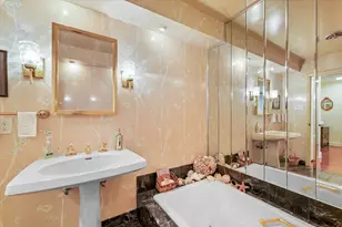 22 Greencroft Dr, Champaign, IL 61821 - Photo 14