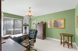 22 Greencroft Dr, Champaign, IL 61821 - Photo 10