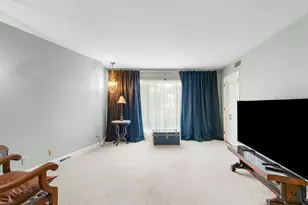 22 Greencroft Dr, Champaign, IL 61821 - Photo 8