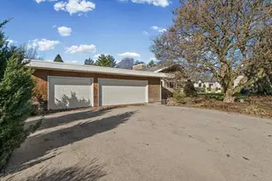22 Greencroft Dr, Champaign, IL 61821 - Photo 60