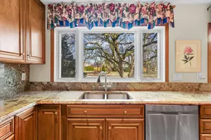 22 Greencroft Dr, Champaign, IL 61821 - Photo 34