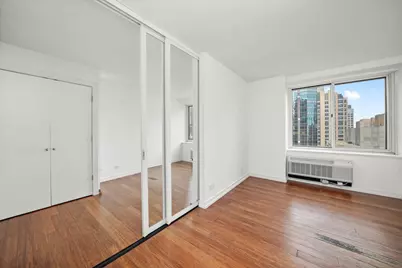 211 E Ohio Street #2707, Chicago, IL 60611 - Photo 24